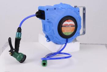 提升户外用水效率 洗车水鼓、花园水鼓与自动收缩水管卷管器的应用